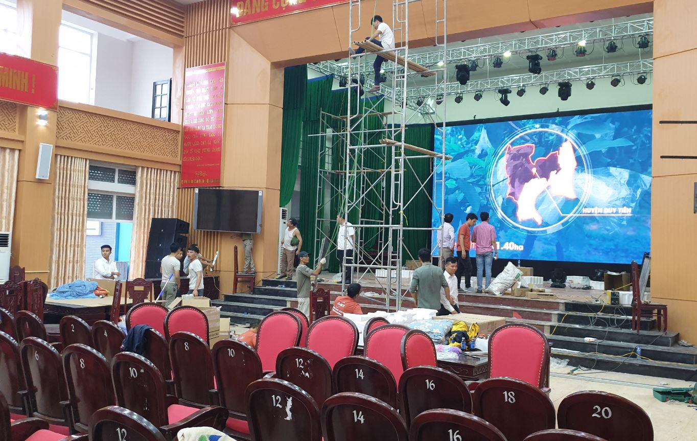 lắp đăt hệ thống âm thanh ánh sáng nhà văn hóa huyện xã 4